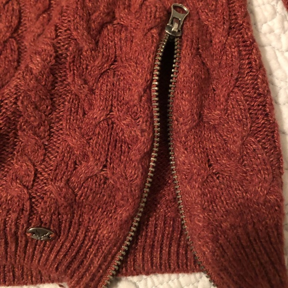 American Eagle Crew Neck Sweater w Zipper Details - Picture 2 of 4
